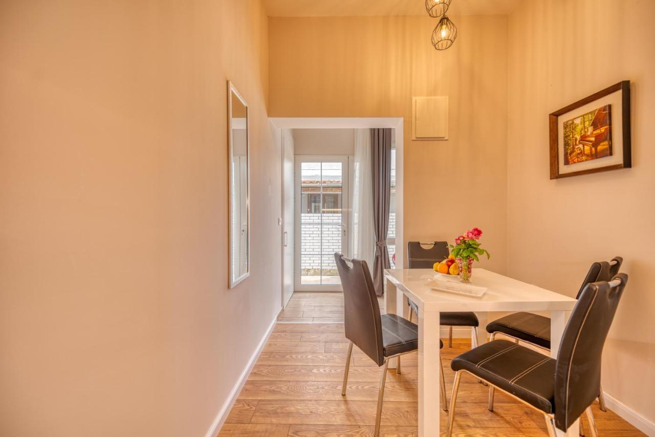 Apartments Vujosevic Тиват Екстериор снимка