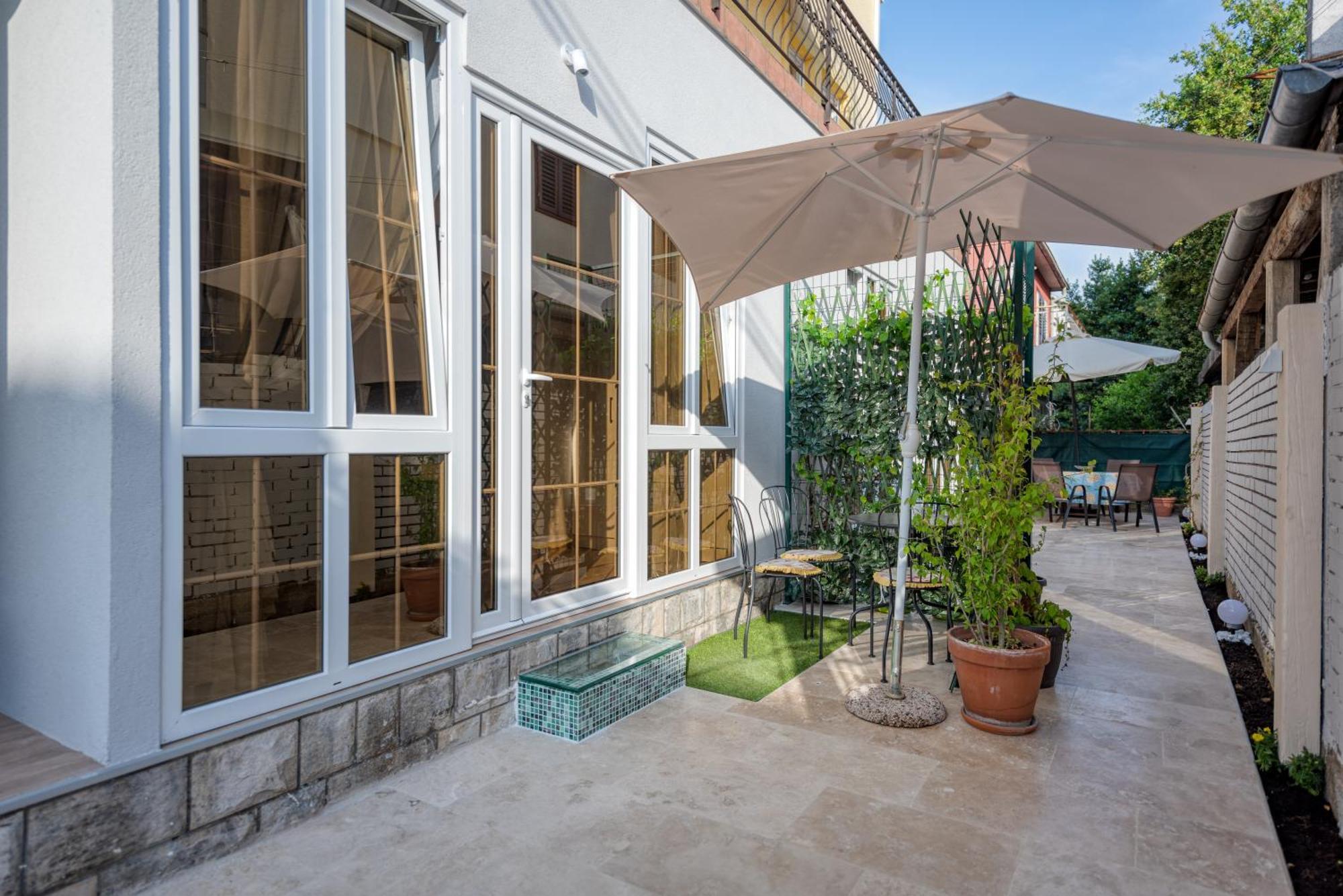 Apartments Vujosevic Тиват Екстериор снимка