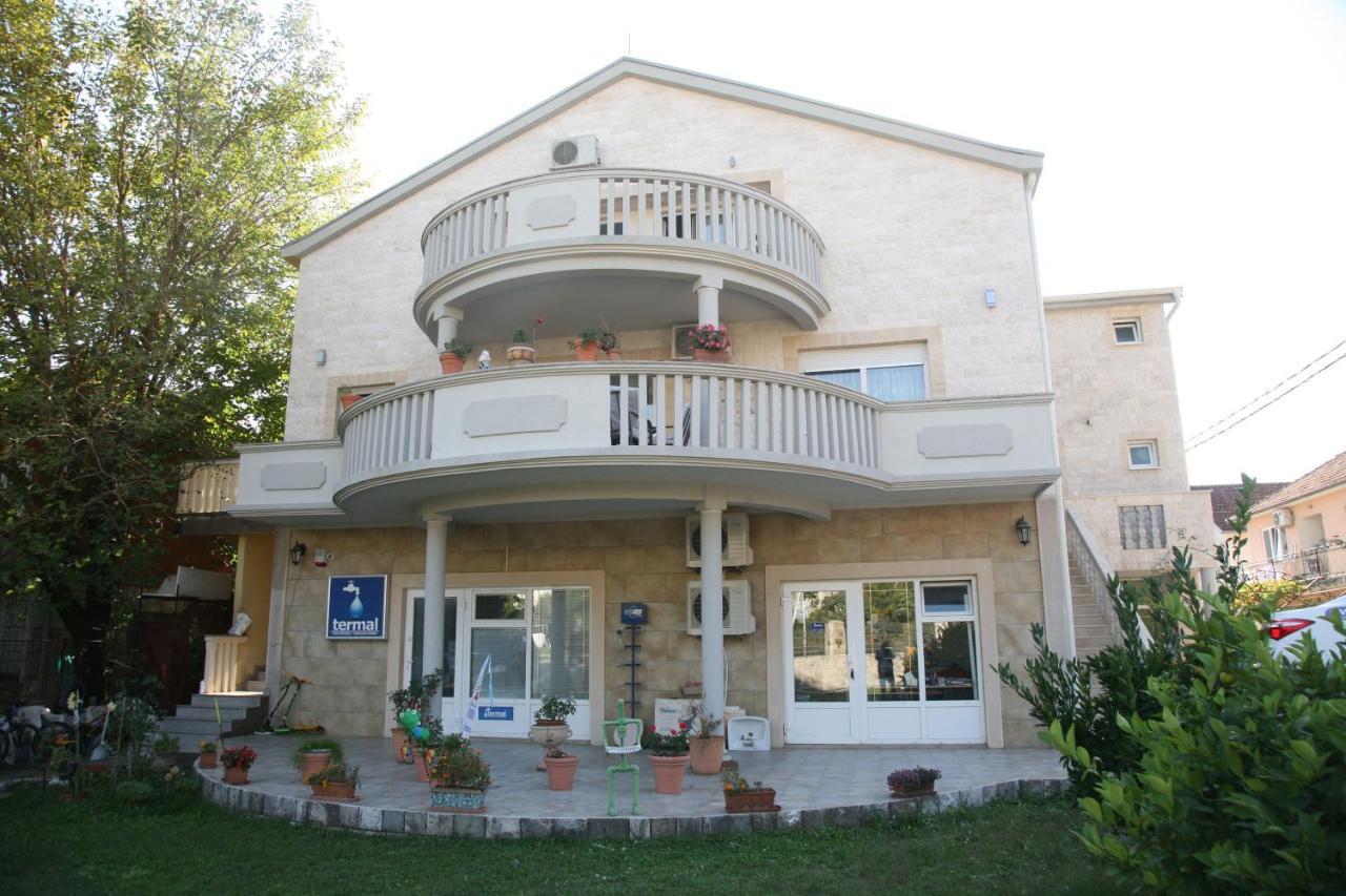 Apartments Vujosevic Тиват Екстериор снимка